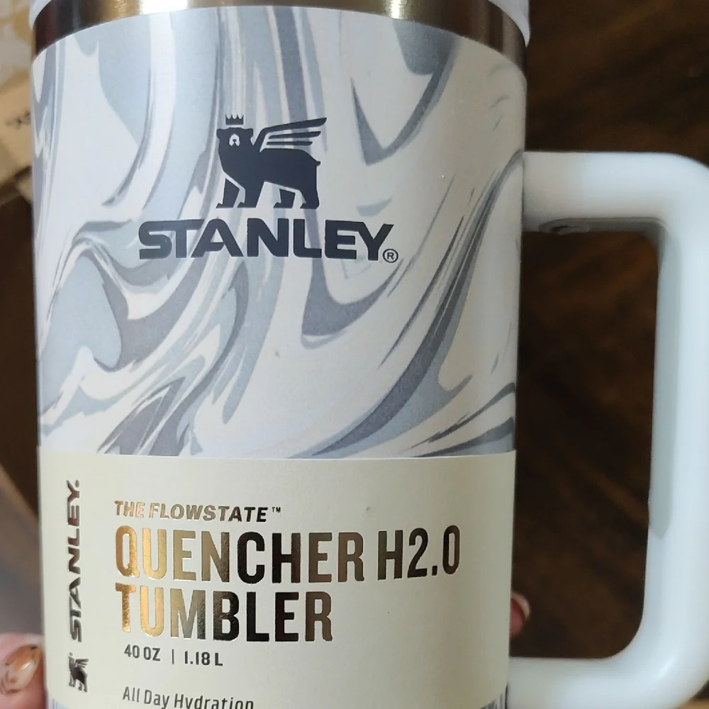 Stanley Marble White, Gray & Blue Quencher H2.0 Tumbler with Handle & Straw - Picture 6 of 6